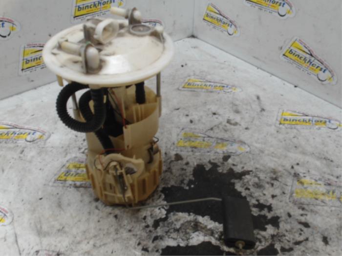 Gebruikte Tank element Pomp Renault Laguna II (BG) 1.8 16V Prijs € 42,00 Margeregeling aangeboden door Binckhorst BV