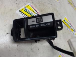 Gebruikte Handrem schakelaar Subaru Legacy Wagon (BR) 2.0 D 16V Prijs € 26,25 Margeregeling aangeboden door Binckhorst BV