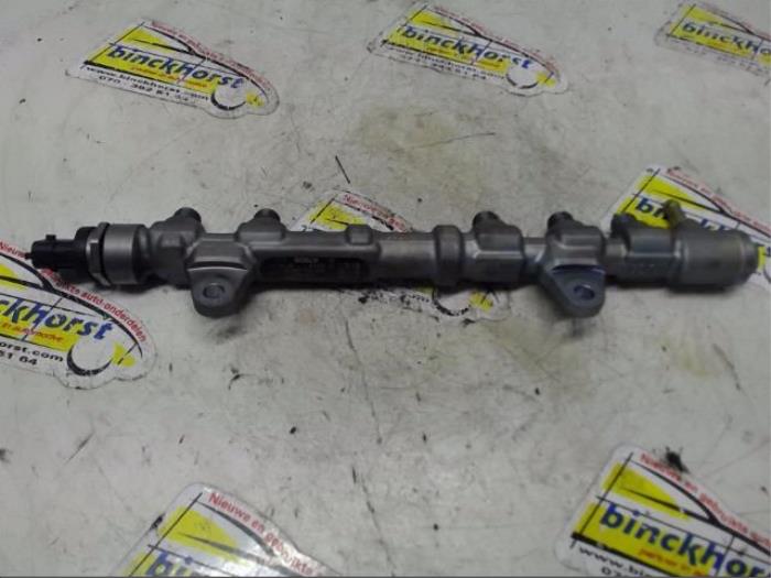 Gebruikte Injector brug Fiat Punto Evo (199) 1.3 JTD Multijet 85 16V Euro 5 Prijs € 47,25 Margeregeling aangeboden door Binckhorst BV