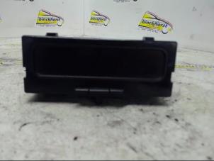 Gebruikte Display Interieur Renault Megane II (BM/CM) 2.0 16V Prijs € 42,00 Margeregeling aangeboden door Binckhorst BV