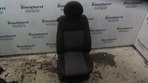 Gebruikte Voorstoel rechts Opel Meriva 1.6 16V Prijs € 52,50 Margeregeling aangeboden door Binckhorst BV