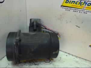 Gebruikte Luchthoeveelheidsmeter Mercedes Sprinter 2t (901/902) 213 CDI 16V Prijs € 63,00 Margeregeling aangeboden door Binckhorst BV