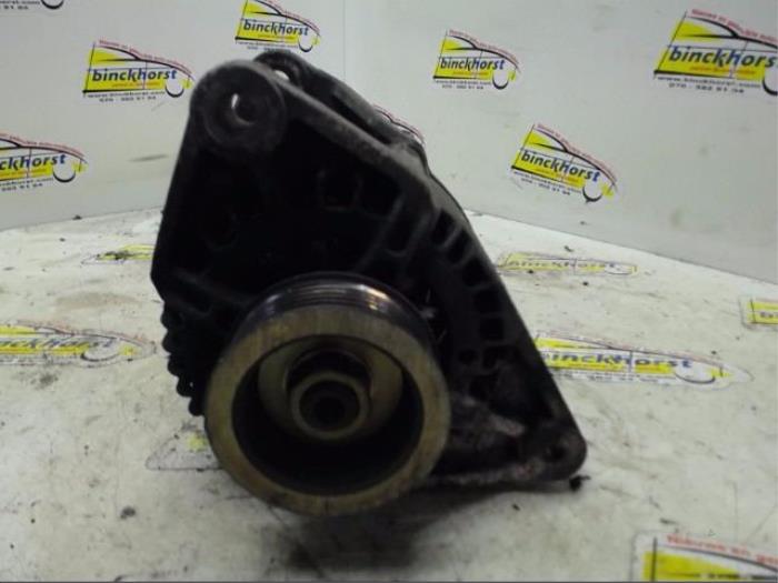 Gebruikte Dynamo Nissan Primera (P11) 2.0 SRi 16V Prijs € 42,00 Margeregeling aangeboden door Binckhorst BV