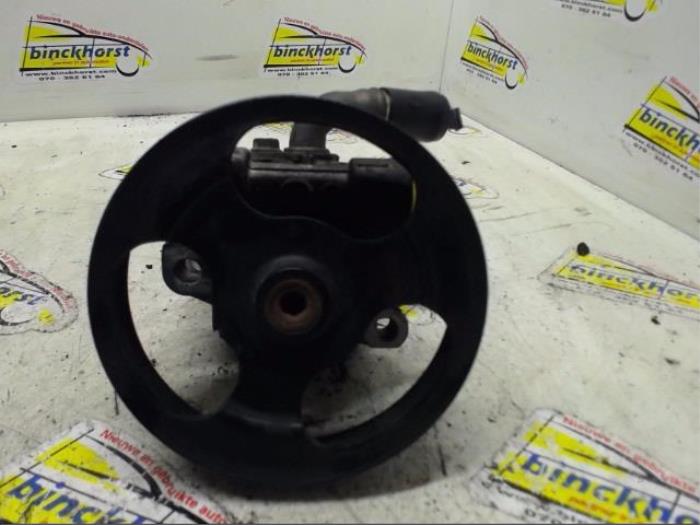 Gebruikte Servopomp Mazda 3 (BK12) 1.6i 16V Prijs € 52,50 Margeregeling aangeboden door Binckhorst BV