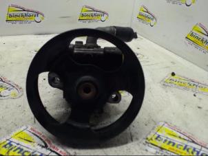 Gebruikte Servopomp Mazda 3 (BK12) 1.6i 16V Prijs € 52,50 Margeregeling aangeboden door Binckhorst BV