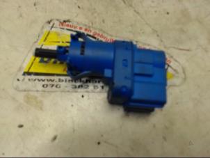 Gebruikte Schakelaar Remlicht Mazda 3 (BK12) 1.6i 16V Prijs € 10,50 Margeregeling aangeboden door Binckhorst BV