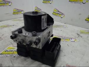 Gebruikte ABS Pomp Renault Twingo II (CN) 1.2 16V Prijs € 68,25 Margeregeling aangeboden door Binckhorst BV