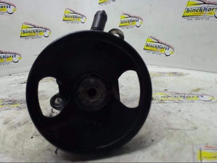 Gebruikte Servopomp Nissan Almera (N16) 1.8 16V Prijs € 52,50 Margeregeling aangeboden door Binckhorst BV