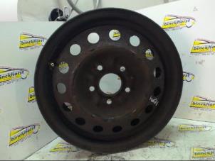 Gebruikte Velg Hyundai Trajet 2.0 16V Prijs € 26,25 Margeregeling aangeboden door Binckhorst BV