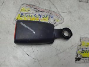 Gebruikte Veiligheidsgordel Insteek rechts-achter Hyundai Trajet 2.0 16V Prijs € 21,00 Margeregeling aangeboden door Binckhorst BV