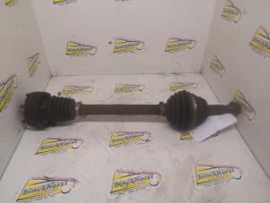 Gebruikte Aandrijfas links-voor Volkswagen Lupo (6X1) 1.7 SDi 60 Prijs € 42,00 Margeregeling aangeboden door Binckhorst BV