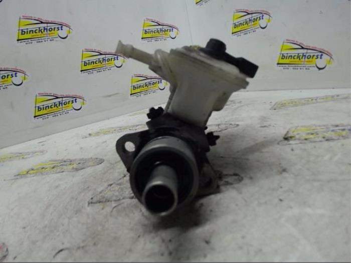 Hoofdremcilinder van een Volkswagen Lupo (6X1) 1.7 SDi 60 2000