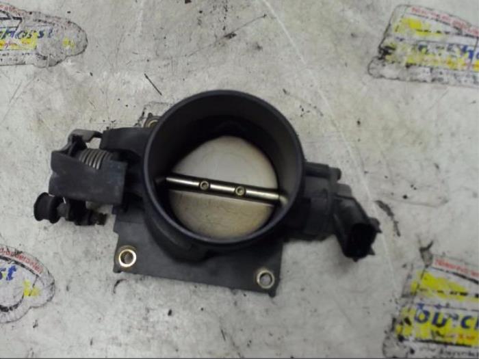 Gebruikte Gasklephuis Ford Mondeo III 1.8 16V Prijs € 52,50 Margeregeling aangeboden door Binckhorst BV