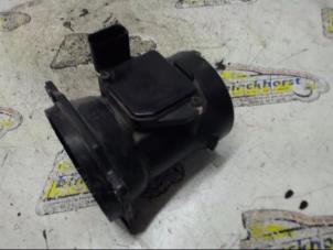 Gebruikte Luchthoeveelheidsmeter Volkswagen Passat Variant 4Motion (3B6) 2.8 V6 30V Prijs € 26,25 Margeregeling aangeboden door Binckhorst BV