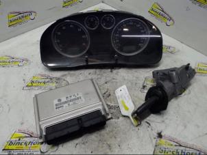 Gebruikte Contactslot + computer Volkswagen Passat Variant 4Motion (3B6) 2.8 V6 30V Prijs € 131,25 Margeregeling aangeboden door Binckhorst BV