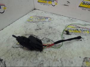 Gebruikte Schakelaar Remlicht Volkswagen Golf IV (1J1) 1.8 20V Turbo Prijs € 10,50 Margeregeling aangeboden door Binckhorst BV