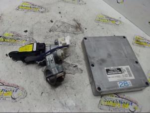 Gebruikte Kontaktslot + computer Toyota Yaris Verso (P2) 1.3 16V Prijs € 131,25 Margeregeling aangeboden door Binckhorst BV