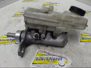 Gebruikte Hoofdremcilinder Renault Megane II CC (EM) 1.6 16V Prijs € 36,75 Margeregeling aangeboden door Binckhorst BV