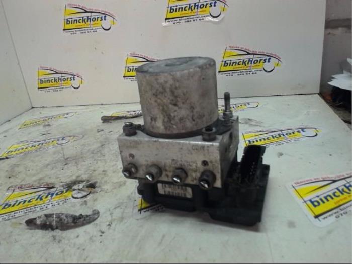 ABS Pomp van een Peugeot Expert (G9) 1.6 HDi 90 2007