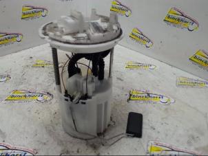 Gebruikte Tank element Pomp Opel Corsa D 1.4 16V Twinport Prijs € 42,00 Margeregeling aangeboden door Binckhorst BV