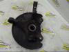 Fusee links-voor van een Mitsubishi Colt (Z2/Z3) 1.1 12V 2009