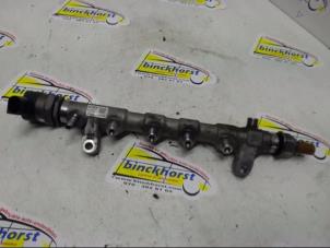Gebruikte Injector brug Volkswagen Touran (1T3) 2.0 TDI 16V 140 Prijs € 84,00 Margeregeling aangeboden door Binckhorst BV