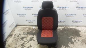 Gebruikte Voorstoel links Hyundai i10 (F5) 1.1i 12V Prijs € 63,00 Margeregeling aangeboden door Binckhorst BV
