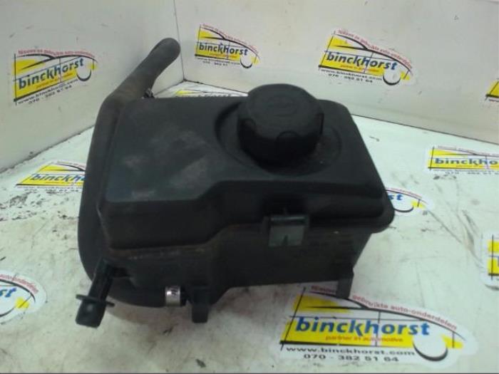 Gebruikte Servo Oliereservoir Volvo XC90 I 2.9 T6 24V Prijs € 19,95 Margeregeling aangeboden door Binckhorst BV