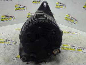 Alternator van een Renault Megane Break/Grandtour (KA) 1.9 dTi 2000