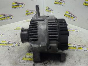 Alternator van een Renault Megane Break/Grandtour (KA) 1.9 dTi 2000
