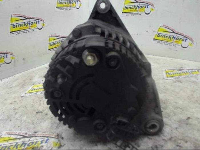 Dynamo van een Audi A4 (B5) 1.6 1996