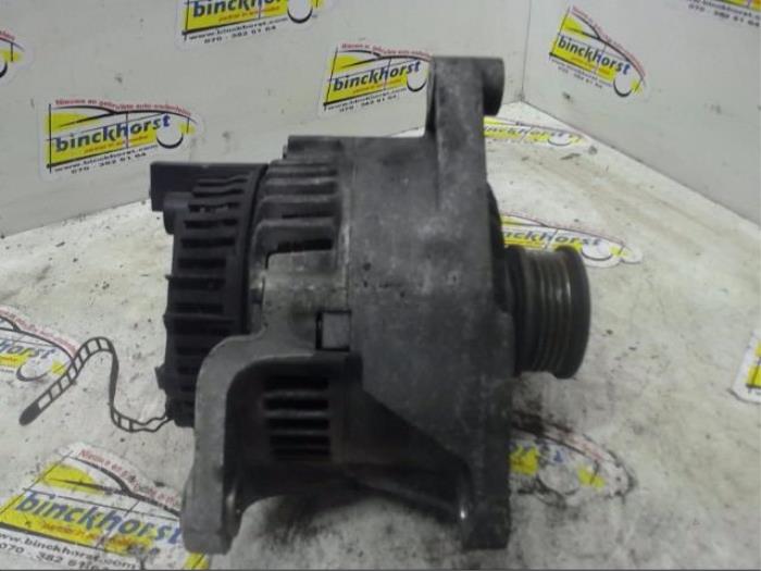Dynamo van een Audi A4 (B5) 1.6 1996