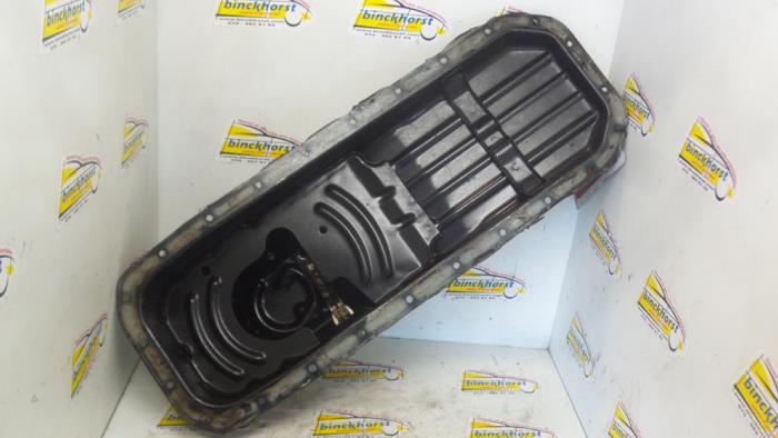 Carterpan van een Lexus IS (E2) 200 2.0 24V 2001