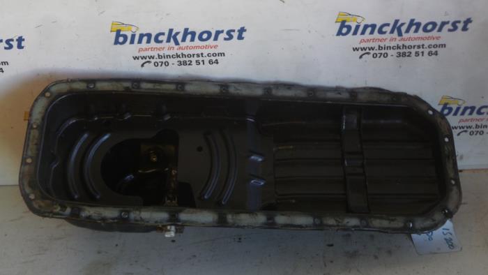 Carterpan van een Lexus IS (E2) 200 2.0 24V 2001
