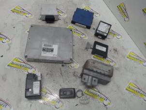 Gebruikte Kontaktslot + computer Toyota Corolla Verso (R10/11) 2.0 D-4D 16V Prijs € 145,95 Margeregeling aangeboden door Binckhorst BV