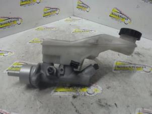 Gebruikte Hoofdremcilinder Toyota Corolla Verso (R10/11) 2.0 D-4D 16V Prijs € 52,50 Margeregeling aangeboden door Binckhorst BV