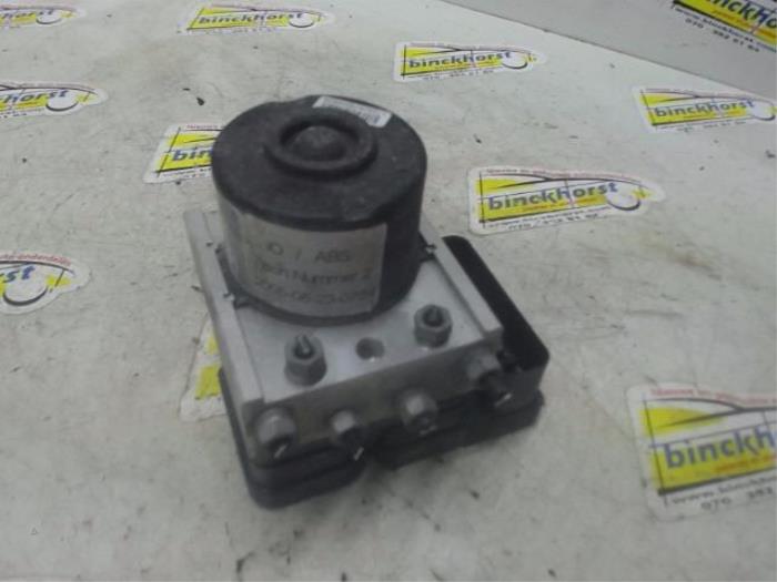 Gebruikte ABS Pomp Ford Focus 2 2.0 TDCi 16V Prijs € 40,95 Margeregeling aangeboden door Binckhorst BV