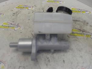 Gebruikte Hoofdremcilinder Mercedes A (W169) 1.7 A-170 5-Drs. Prijs € 55,13 Margeregeling aangeboden door Binckhorst BV