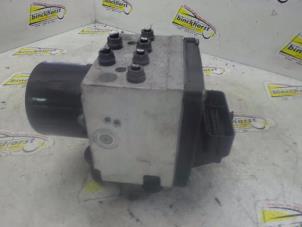 Gebruikte ABS Pomp Volkswagen Passat Variant (3C5) 2.0 TDI 16V 140 Prijs € 72,45 Margeregeling aangeboden door Binckhorst BV