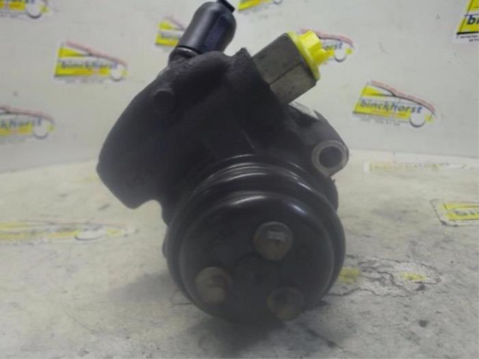 Gebruikte Pomp Servo Ford Mondeo III 2.0 TDCi 130 16V Prijs € 52,50 Margeregeling aangeboden door Binckhorst BV