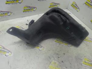 Gebruikte Ruitensproeiertank voor Citroen C4 Berline (LC) 1.6 16V Prijs € 21,00 Margeregeling aangeboden door Binckhorst BV