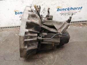 Gebruikte Versnellingsbak Renault Clio III (BR/CR) 1.5 dCi 70 Prijs € 288,75 Margeregeling aangeboden door Binckhorst BV