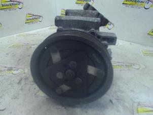 Gebruikte Pomp Airco Renault Clio III (BR/CR) 1.5 dCi 70 Prijs € 40,95 Margeregeling aangeboden door Binckhorst BV