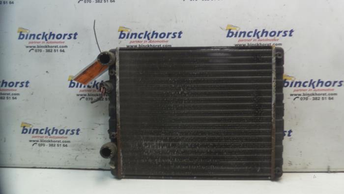 Gebruikte Radiateur Volkswagen Polo III (6N1) 1.4i 60 Prijs € 31,50 Margeregeling aangeboden door Binckhorst BV