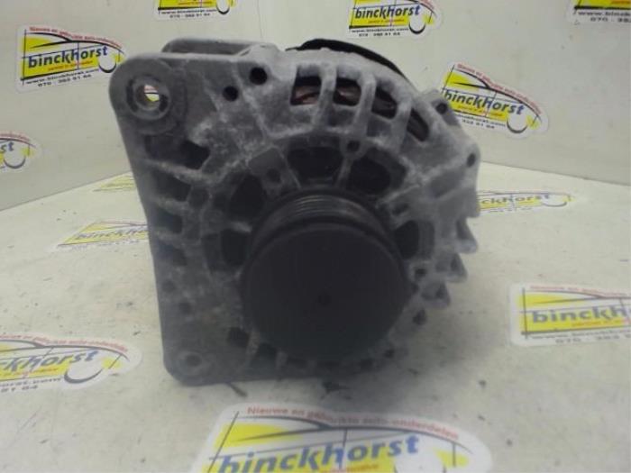 Dynamo van een Renault Laguna II (BG) 1.8 16V 2001