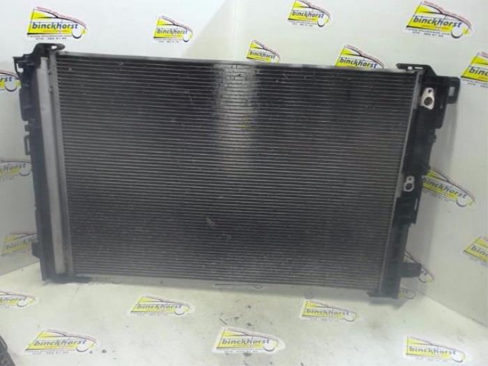 Gebruikte Radiateur Airco Mercedes C (W204) 2.5 C-230, C-250 V6 24V Prijs € 73,50 Margeregeling aangeboden door Binckhorst BV