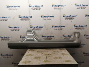 Nieuwe Dorpel rechts Kia Rio Prijs € 317,63 Inclusief btw aangeboden door Binckhorst BV