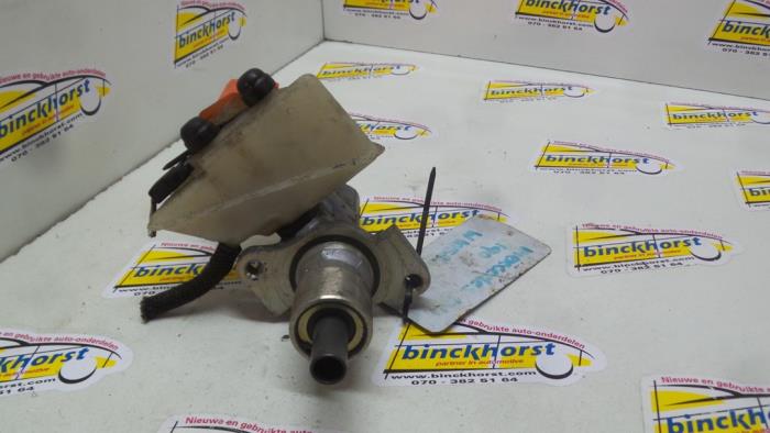 Gebruikte Hoofdremcilinder Mercedes E (W124) 2.6 260 E Prijs € 36,75 Margeregeling aangeboden door Binckhorst BV