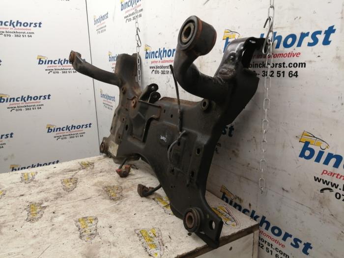 Subframe van een Volvo V50 (MW) 2.0 D 16V 2008