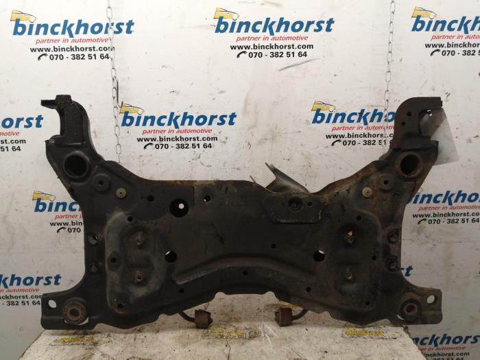 Subframe van een Volvo V50 (MW) 2.0 D 16V 2008